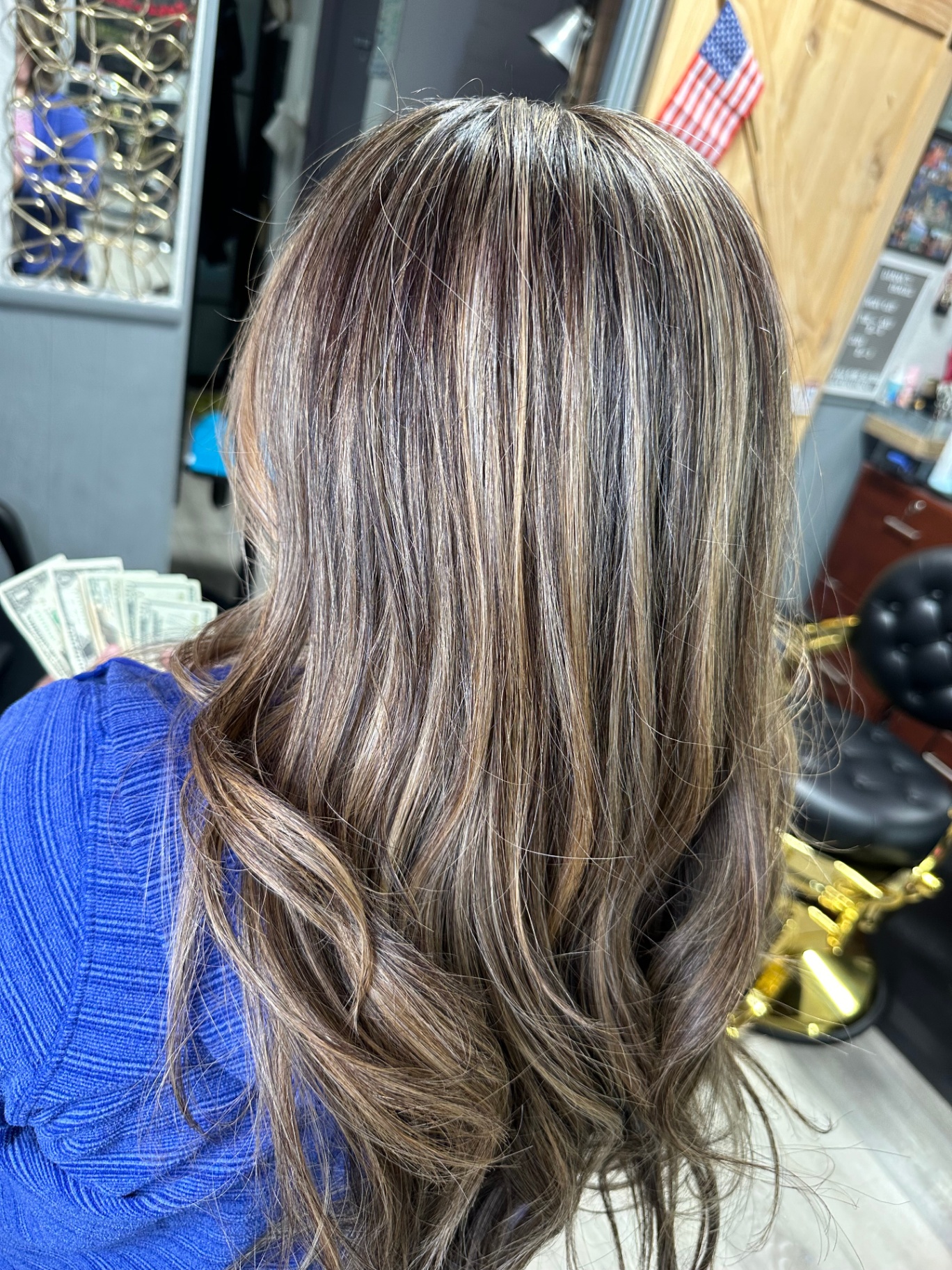 Dimensional highlights with loose waves